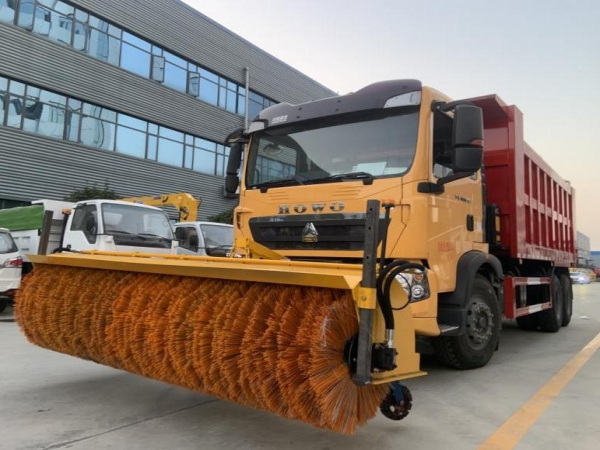 重汽豪沃除雪車 重汽豪沃除雪車