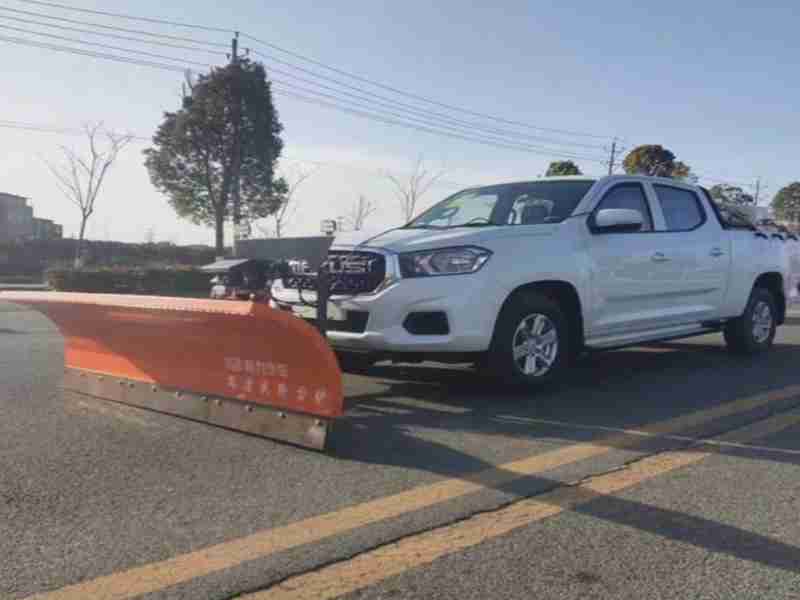 四驅(qū)皮卡除雪車